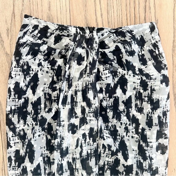 NWT Mango MNG Women’s Falda Floc Black and White Printed Midi Skirt Size Small - Picture 4 of 15